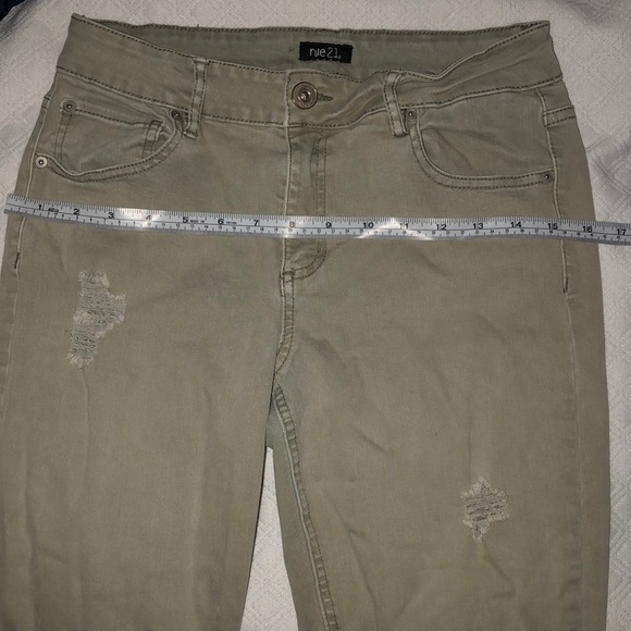*SOLD! Light green jeans - Picture 9 of 10